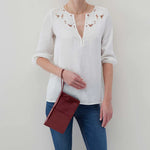 Evolve Wristlet